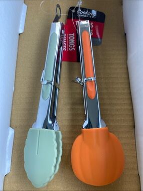 Pumpkin & Leaf Food Tongs Set